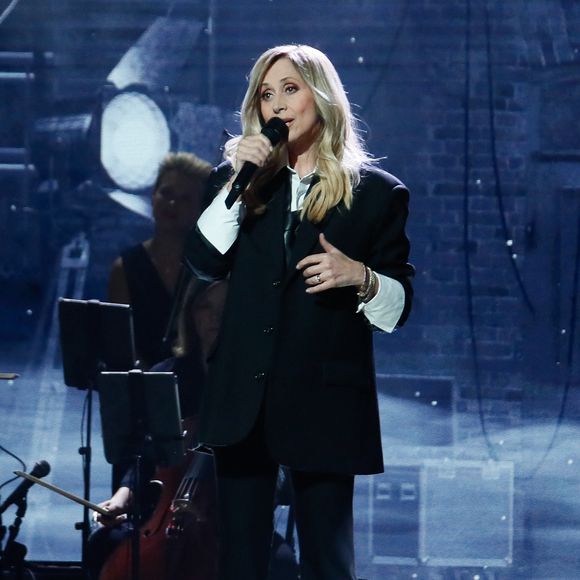 Exclusif - Lara Fabian lors de l'enregistrement de l'émission "Serge Lama, le dernier rappel" présentée par F. Bollaert, diffusée le vendredi 21 novembre 2025 sur France 3 à 21h10, au théâtre Marigny à Paris, France, le 29 avril 2025. © Clovis-Moreau/Bestimage