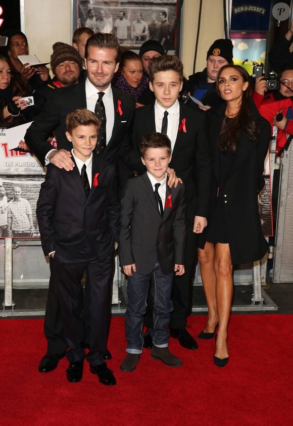 David Beckham, Brooklyn Beckham, Cruz Beckham, Romeo Beckham, Victoria Beckham - Premiere du film "The Class of 92" un documentaire retracant l'ascension de la "classe 1992" qui a permis a Manchester United de renouer avec son glorieux passé, a Londres, le 1er decembre 2013.