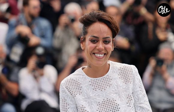 Amel Bent au photocall du film "Ma Frère" lors du 78ème Festival International du Film de Cannes, au Palais des Festivals à Cannes, France, le 22 mai 2025. © Jacovides-Moreau/Bestimage