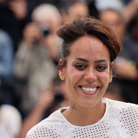 Amel Bent au photocall du film "Ma Frère" lors du 78ème Festival International du Film de Cannes, au Palais des Festivals à Cannes, France, le 22 mai 2025. © Jacovides-Moreau/Bestimage