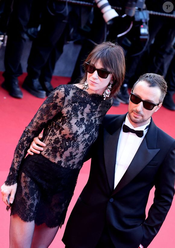 Charlotte Gainsbourg, Anthony Vaccarello - Montée des marches du film « Emilia Perez » lors du 77ème Festival International du Film de Cannes, au Palais des Festivals à Cannes. Le 18 mai 2024
© Jacovides-Moreau / Bestimage