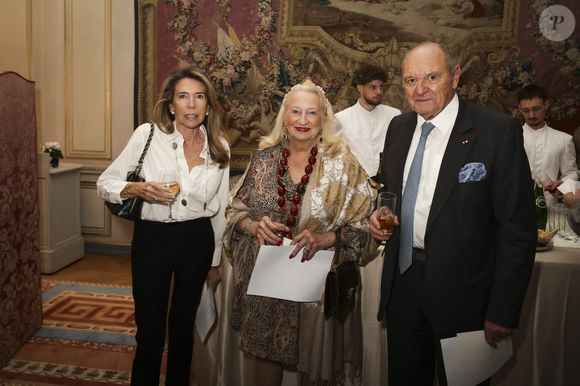 Carole Normann, Corinne Fabre, Yves-Thibault de Silguy - Dîner de La Revue des Deux Mondes au Cercle Interalliée avec en invité d’honneur Gerald Darmanin, Paris, France, le 3 novembre 2025. Les salons du Cercle Interallié ont fait salle comble ce soir-là, réunissant de nombreuses personnalités du monde de la politique, des affaires, du droit, de la culture ou encore de la diplomatie, venues écouter le garde des Sceaux. 
© Jack Tribeca / Bestimage