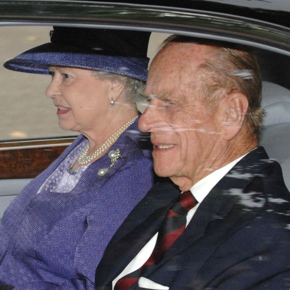 La Reine et le Duc d'Edimbourg arrivent à la porte ouest de la caserne Wellington pour le service d'action de grâce pour la vie de Diana, Princesse de Galles, à la Chapelle des Gardes, à Londres, Royaume-Uni, le 31 août 2007. © Photo par Stefan Rousseau/PA Photos/ABACAPRESS.COM