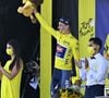 Cet heureux événement intervient à un moment stratégique, puisque le sportif néerlandais s'apprête à prendre le départ du Tour de France ce samedi.

Mathieu Van der Poel sur le Tour de France, à Mur de Bretagne, le 27 juin 2021. © Photonews / Panoramic / Bestimage