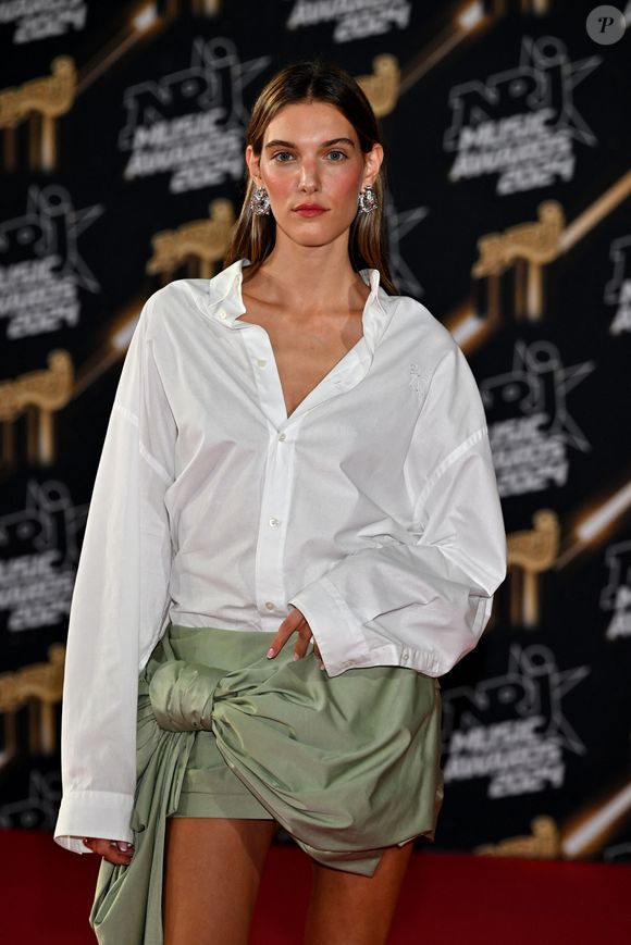 Charlotte Cardin aux NRJ Music Awards au palais des festivals de Cannes, le 1er novembre 2024. 

Photo : Guignebourg-Bebert / Bestimage