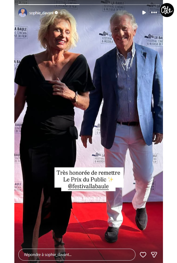 L'animatrice était invitée à remettre le très convoité Prix du Public, tandis que le journaliste l'accompagnait pour cette parenthèse culturelle dans l'une des plus célèbres stations balnéaires de la côte atlantique.

Sophie Davant et William Leymergie au Festival de Cinéma et de Musique de Film de La Baule.