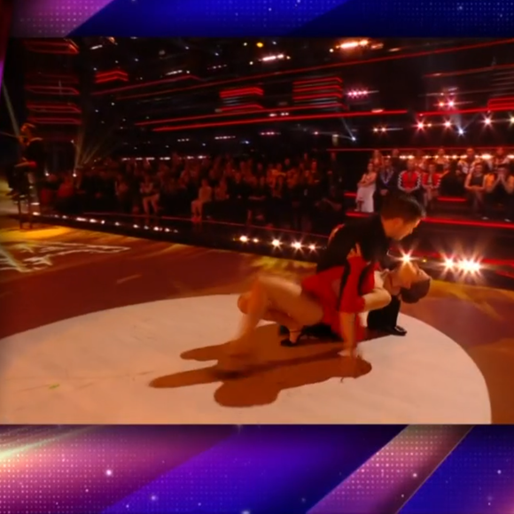 Chris Marques a néanmoins salué "un travail exceptionnel" malgré l'erreur pointée.

"Tu ne peux pas perdre l'équilibre et tomber sur elle" : Chris Marques recadre un candidat dans Danse avec les stars - capture d'écran TF1