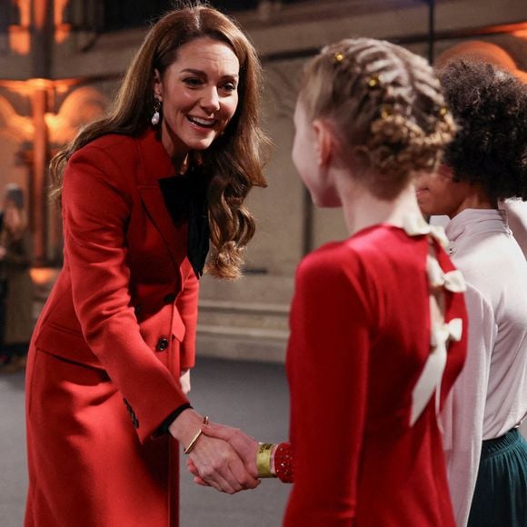 1600 invités pour cette grande soirée

La princesse de Galles Kate Middleton arrive à l'abbaye de Westminster, à Londres, pour assister à la cérémonie de chants Together At Christmas. Date de la photo : Vendredi 6 décembre 2024. ... Isabel Infantes/PA Wire