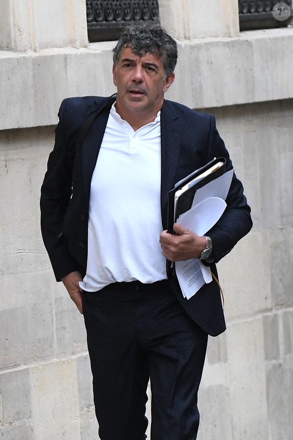 Exclusif - Stéphane Plaza arrive à la Maison de la Chimie à Paris avec ses avocats pour donner une conférence de presse le 5 juin 2025.