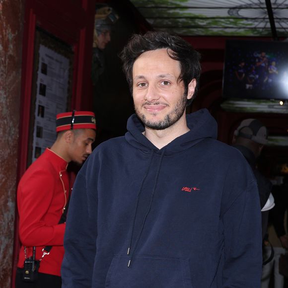 Vianney inaugure sa statue de cire au musée Grévin à Paris le 27 mai 2025. © Denis Guignebourg / Bestimage