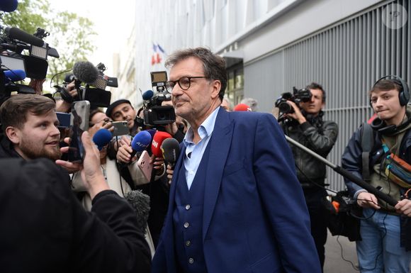 L'avocat de Gérard Depardieu Christian Saint-Palais a annoncé en fin d'après-midi que la garde à vue de son client, entendu au sujet d'accusations d'agressions sexuelles susceptibles d’avoir été commises en septembre 2021 portées par deux femmes, était terminée, à la sortie du lcommissariat central du 14ème arrondissement à Paris, France, le 29 avril 2024. Placé en garde à vue ce matin, Gérard Depardieu "n'est plus retenu dans le commissariat", a annoncé son avocat Christian Saint-Palais, indiquant que "la garde à vue est terminée". Une convocation lui a été remise pour passer au tribunal correctionnel en octobre 2024 pour ces affaires.