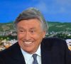 En moyenne, l’édition estivale d’Ithurburu a réuni 4,74 millions de fidèles, dépassant les scores de l’été précédent avec Jacques Legros. 

Jacques Legros présente son dernier JT de 13 heures en sa qualité de joker pendant près de 26 ans sur TF1, le 9 mai 2025. Emu aux larmes, le journaliste a passé le relais à Isabelle Ithurburu, qui sera à partir de mi-juillet 2025. 
© Agence via Bestimage