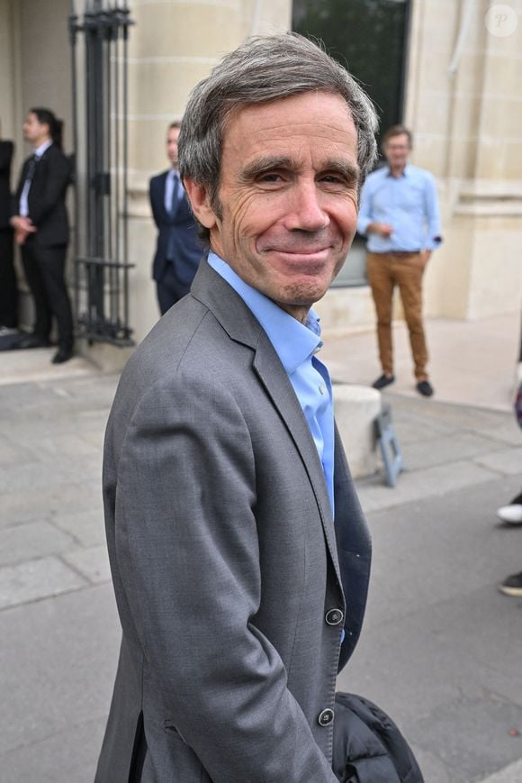 En interview pour "Gala", il indique ne pas avoir voulu faire de garde partagée avec son ex-épouse de l'époque.

David Pujadas au défilé Alexis Mabille lors de la semaine de la mode haute couture à Paris, France, le 4 juillet 2023. Photo by Julien Reynaud/APS-Medias/ABACAPRESS.COM