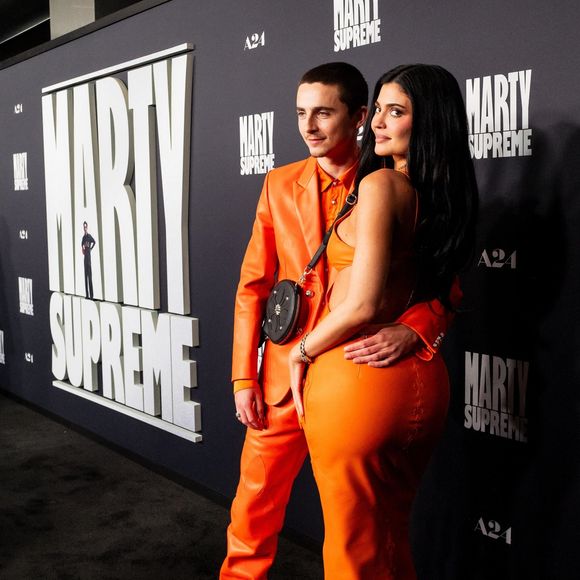 Beverly Hills, CA Des célébrités assistent à la première à Los Angeles du film "Marty Supreme" de A24 au Samuel Goldwyn Theater à Beverly Hills, Californie.



Sur la photo : Timothée Chalamet, Kylie Jenner 

Photo : Backgrid USA / Bestimage