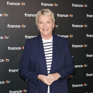 Élise Lucet au photocall de la conférence de presse de rentrée de France Télévisions à Paris, France, le 4 septembre 2024. © Coadic Guirec/Bestimage