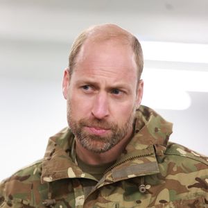 Le prince William, prince de Galles, en visite au camp de Tapa, base militaire estonienne, à 130 kilomètres de la frontière russe, le 21 mars 2025. En sa qualité de colonel en chef du régiment mercien, le prince de Galles a assisté à une cérémonie de passation de pouvoir des Royal Dragoon Guards au régiment mercien et à l'entraînement des Merciens sur le camp.
© Mirrorpix / Bestimage