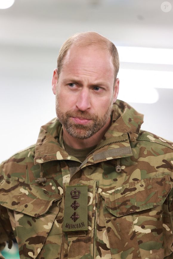 Le prince William, prince de Galles, en visite au camp de Tapa, base militaire estonienne, à 130 kilomètres de la frontière russe, le 21 mars 2025. En sa qualité de colonel en chef du régiment mercien, le prince de Galles a assisté à une cérémonie de passation de pouvoir des Royal Dragoon Guards au régiment mercien et à l'entraînement des Merciens sur le camp.
© Mirrorpix / Bestimage