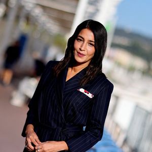 Plus magnifique que jamais, Leïla Bekhti 

Leïla Bekhti - Photocall du film "Changer l'eau des fleurs" réalisé par J.-Pierre Jeunet d'après le roman de V.Perrin dans le cadre de la 8ème édition du Festival Ciné Roman à Nice © Jacovides-Bebert/Bestimage