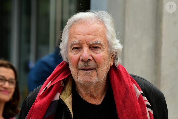 Depuis, il a changé ses habitudes et a consommé les autres bouteilles du même millésime.

Pierre Arditi - Festival Lumière à Lyon le 13 octobre 2025. © Romain Doucelin/Bestimage