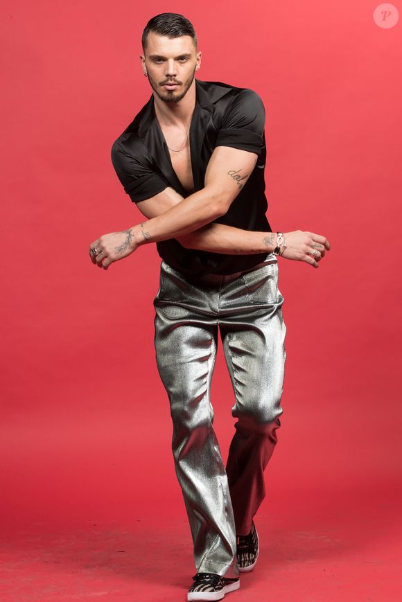 Exclusif - Jonathan Jenvrin (Danseur) - Rendez-vous en studio avec les acteurs de "Saturday Night Fever" la fièvre du samedi soir au Palais des Sports à Paris le 23 janvier 2017. Le spectacle est joué du 9 février 2017 au 30 avril 2017. © Cyril Moreau / Bestimage