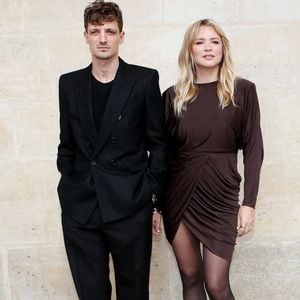 Niels Schneider et sa compagne Virginie Efira lors de la 35ème édition des "Trophées ANDAM" dans les jardins du Palais Royal à Paris, France, le 27 juin 2024.
© Christophe Clovis / Bestimage