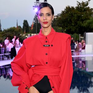 Entre deux câlins immortalisés par l'objectif, la chanteuse a accompagné ses photos d'une légende poétique et rythmée, jouant sur les mots et les sonorités des mois qui défilent
Shy'm - 11ème édition du Gala de charité de Patrick Mouratoglou à la Mouratoglou Academy & Resort à Biot le 21 juin 2025. Ce gala de prestige réunit chaque année les grandes figures du sport, du divertissement et de nombreux donateurs, mobilisés pour soutenir les jeunes talents du tennis mondial. © Bruno Bebert/Bestimage
