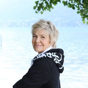 Exclusif - Véronique Jannot pose lors de la 4ème édition du festival cinéma français et gastronomie d'Aix-les-Bains, le 4 juin 2025.
© Denis Guignebourg / Bestimage