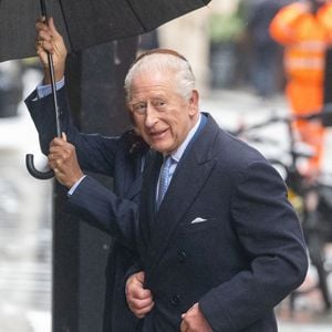 Le roi Charles III d'Angleterre, célèbre le deuxième anniversaire du Coronation Food Project chez "Fortnum & Mason" à Londres . Photo par Zuma Press/Bestimage