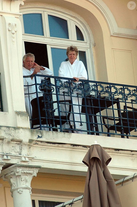Archives - Laurent Boyer et sa compagne Alice Dona lors du 16e édition des "Trophées Epona" à Cabourg, le 11 octobre 2009.  |Archives - 16e édition des "Trophées Epona" à Cabourg

JLPPA / Bestimage