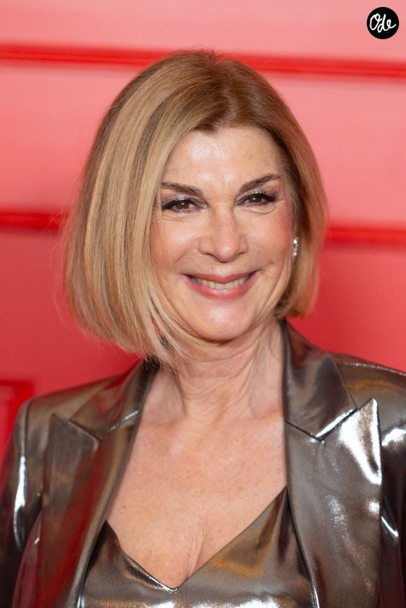 Michèle Laroque assiste à la première parisienne de la saison 5 de « Emily in Paris » organisée par Netflix au Grand Rex, le 15 décembre 2025 à Paris, en France. Photo : Nasser Berzane/ABACAPRESS.COM