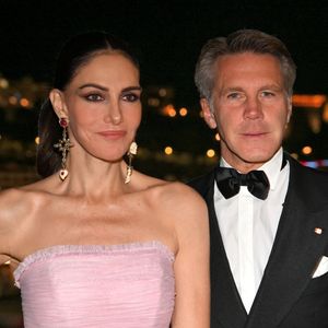 Le prince Emmanuel-Philibert de Savoie et Adriana Abascal ont annoncé leur séparation après un an de relation. 

Le prince Emmanuel-Philibert de Savoie (grand maître de l'Ordre des Saints-Maurice-et-Lazare) et sa compagne Adriana Abascal lors du dîner de gala de l'association de l'Ordre des Saints-Maurice-et-Lazare au Yacht Club de Monaco.

© Bruno Bebert / Bestimage