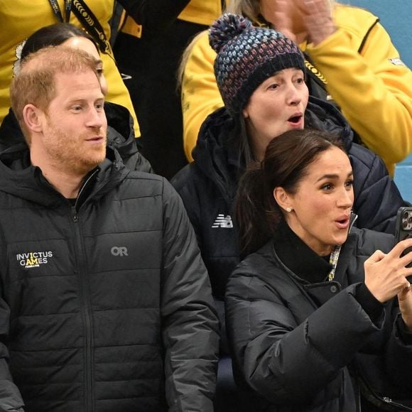Meghan Markle et le prince Harry lors d'un match de curling aux Invictus Games le 9 février 2025