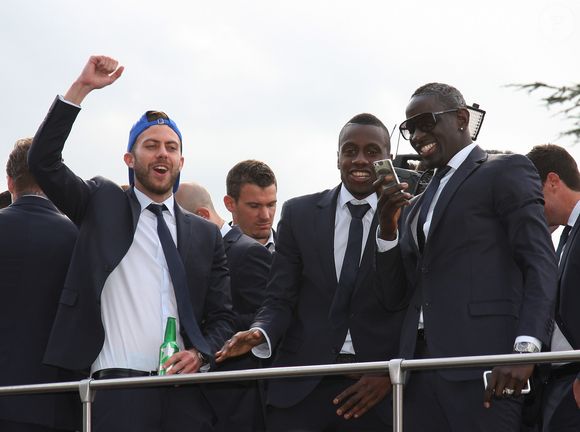 C'est sur ce territoire qu'il compte développer activement ses projets pour soutenir le fort potentiel de la jeunesse locale.

Jeremy Menez, Blaise Matuidi, Mamadou Sakho - Les joueurs du PSG quittent le Parc des Princes afin de célébrer leur titre de champions de la Ligue 1 de football avec leurs supporters sur la place du Trocadéro à Paris le 13 mai 2013.
Marc Ausset Lacroix / Bestimage