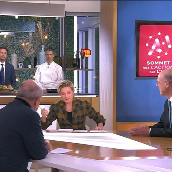 Bertrand Chameroy de retour dans "C à Vous", capture France 5