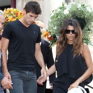 D’ordinaire discret, Yoann Gourcuff a choisi de s’exprimer sur le compte Instagram de sa femme, Karine Ferri, à l’occasion du décès d’un homme qu’il appréciait tout particulièrement : Jean-Louis Gasset

Yoann Gourcuff et sa compagne Karine Ferri - A Cannes, les sportifs rendent un dernier hommage à Tiburce Garou. @Patrice Lapoirie / Nice Matin / Bestimage