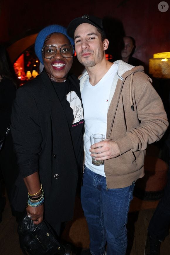 Sur scène comme dans les médias, il a raconté son alcoolisme passé.
Claudia Tagbo et Jeremy Ferrari assistent au lancement du livre de Vincent Parisi " 30 Minutes de Sport par jour pour tous " organisé par Five Eyes Production au Buddha Bar à Paris, France le 19 mars 2024 à Paris, France. Photo Jerome Domine/ABACAPRESS.COM