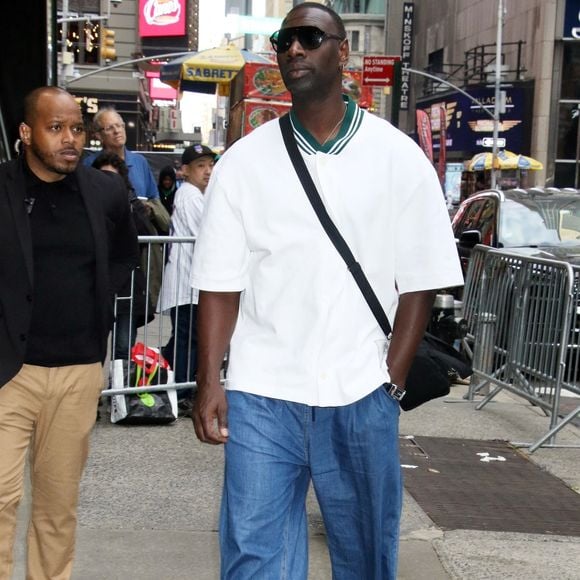 New York  - Omar Sy au "Good Morning America" à New York City pour parler de son dernier film "Shadow Force" le 2 mai 2025.

Photo : Backgrid USA / Bestimage