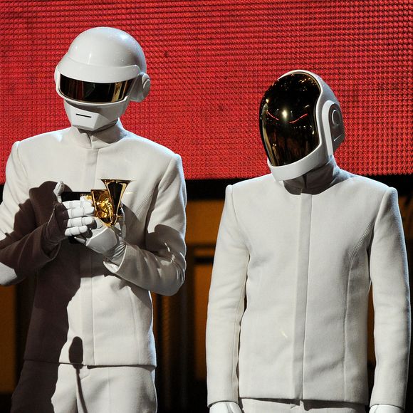 Avec son compère Guy-Manuel de Homem-Christo, ils formaient les Daft Punk. Mais après leur séparation, la relève arrrive...

Guy-Manuel de Homem-Christo et Thomas Bangalter de 'Daft Punk' acceptent le prix du disque de l'année sur scène lors de la 56e cérémonie annuelle des Grammy Awards au Staples Center le 26 janvier 2014 à Los Angeles, CA, USA. Photo by Frank Micelotta/PictureGroup/ABACAPRESS.COM