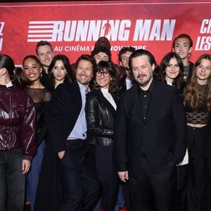 Alexia Laroche-Joubert, Edgar Wright, Glen Powell et les élèves de la Star Academy 2025 (G-D) Mélissa, Léa, Lily, Ambre, Léane, Léo, Noah, Théo P., Jeanne, Victor, Anouk, Ema, Sarah et Bastiaan lors de la première de Running Man au cinéma UGC Ciné Cité Bercy à Paris le 3 novembre 2025.
© Denis Guignebourg / Bestimage