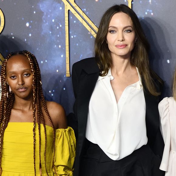 Angelina Jolie et ses filles Shiloh, Zahara et Vivienne au photocall de la projection du film Eternals (Les Eternels) au BFI Imax à Londres le 27 octobre 2021.
