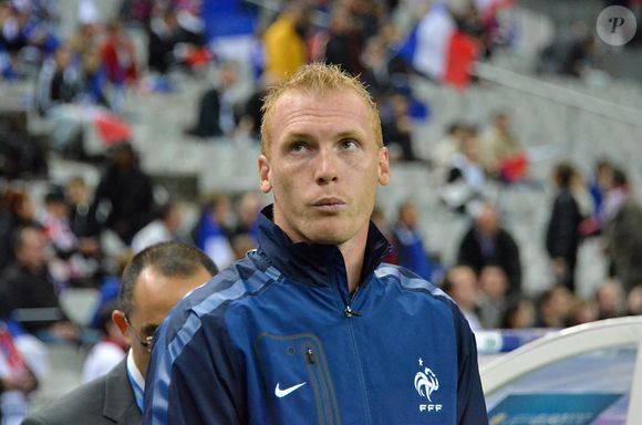 Le Français Jeremy Mathieu pendant le match de football du tour de qualification de l'Euro 2012 dans le groupe C, France contre Albanie à St-Denis, France, le 7 octobre 2011. La France a gagné 3-0. Photo byThierry Plessis/ABACAPRESS.COM
