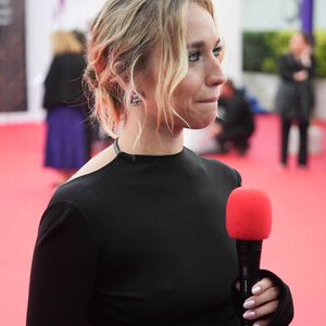 À 28 ans, elle a vu sa réussite s'afficher en grand à New York.

Chloé Jouannet assiste à la première du film Un homme différent lors du 50e Festival du film américain à Deauville, France, le 9 septembre 2024. Photo par Laurent Lairys/ABACAPRESS.COM