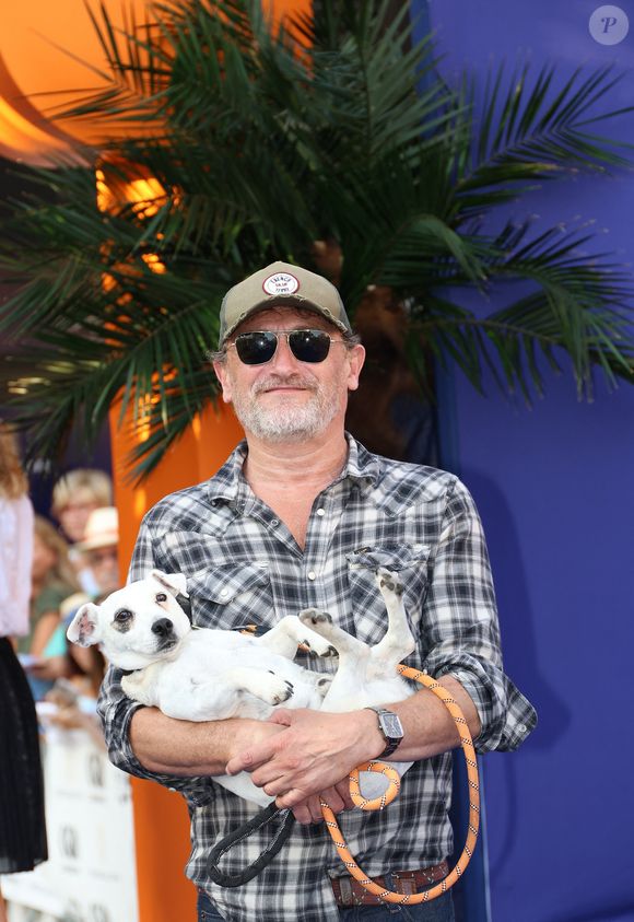 Jean-Paul Rouve et son chien - Arrivées à la projection au cinéma CGR lors de la 17ème édition du Festival du Film Francophone de Angoulême (FFA). Le 28 août 2024
© Coadic Guirec / Bestimage