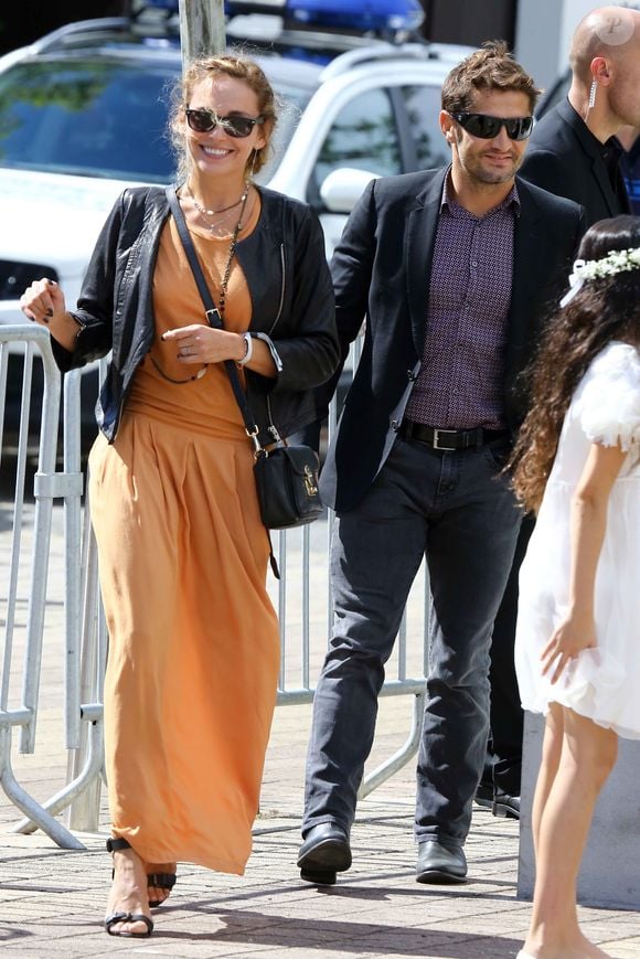 L'artiste avoue qu'elle en ferait de même si elle avait des parents acteurs

Bixente Lizarazu et Claire Keim arrivent à l'église du Cap-Ferret pour la cérémonie de mariage religieux du chanteur/compositeur français Pascal Obispo et de Julie Hantson, au Cap Ferret, dans le sud-ouest de la France, le 19 septembre 2015. Photo by Papixs Press/ABACAPRESS.COM