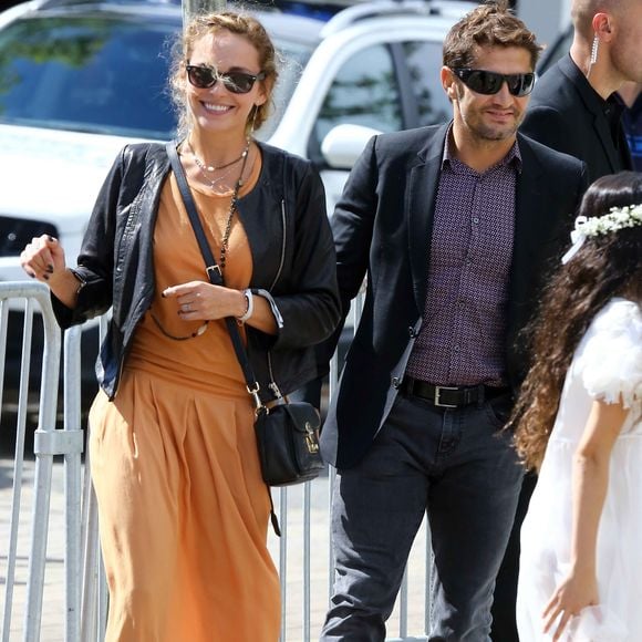 L'artiste avoue qu'elle en ferait de même si elle avait des parents acteurs

Bixente Lizarazu et Claire Keim arrivent à l'église du Cap-Ferret pour la cérémonie de mariage religieux du chanteur/compositeur français Pascal Obispo et de Julie Hantson, au Cap Ferret, dans le sud-ouest de la France, le 19 septembre 2015. Photo by Papixs Press/ABACAPRESS.COM