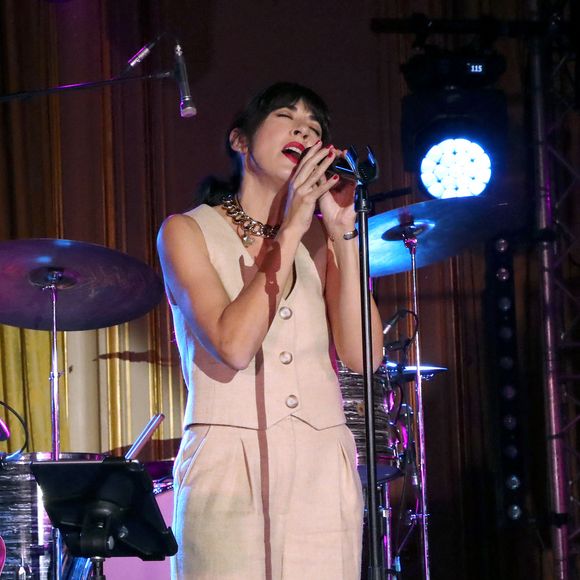 Exclusif - Concert du groupe « The Love Beatles » avec pour invité surprise Nolwenn Leroy pour la chanson « Yesterday »  - Dîner de Gala "Vaincre le cancer" au profit de la lutte contre les cancers dans les salons du Cercle de l’Union Interalliée à Paris le 17 Novembre 2024. © Bertrand Rindoff / Bestimage