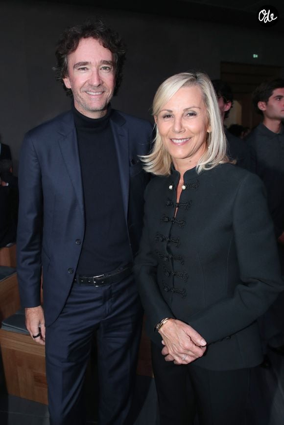Antoine Arnault et Laurence Ferrari au Front Row du défilé Christian Dior Collection Femme Prêt-à-Porter Printemps/Eté 2026 lors de la Fashion Week de Paris (PFW), dans le Jardin des Tuileries, à Paris, France, le 1er octobre 2025. © Bertrand Rindoff/Bestimage