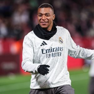 7 décembre 2024, Girona, Girona, ESPAGNE : Kylian Mbappé du Real Madrid s'échauffe pendant le championnat espagnol, La Liga EA Sports, match de football joué entre le Girona FC et le Real Madrid à l'Estadio de Montilivi le 07 décembre 2024 à Girona, Espagne © Javier Borrego/AFP7 via ZUMA Press Wire)