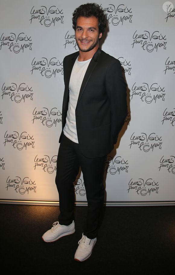 Amir Haddad - Photocall de la 5ème édition du concert caritatif "Leurs Voix Pour l'Espoir" à l'Olympia à Paris le 21 septembre 2016. Ce concert présenté par Laurie Cholewa est à l'initiative de l'association Arcad au profit de la recherche contre le cancer du pancréas. © Marc Ausset-Lacroix/Bestimage