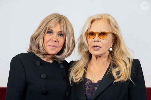 CORRECTION CAPTION - Brigitte Macron, Sylvie Vartan assistent au défilé Stephane Rolland Haute Couture Printemps-Eté 2025 dans le cadre de la semaine de la mode à Paris le 28 janvier 2025 à Paris, France. Photo by Nasser Berzane/ABACAPRESS.COM